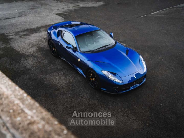 Ferrari 812 Superfast Carbon Alcantara Belgian - 28