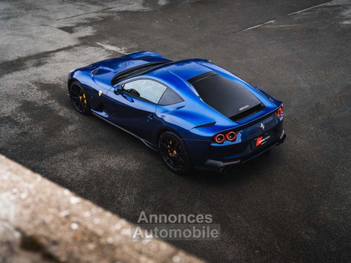 Ferrari 812 Superfast Carbon Alcantara Belgian - 29