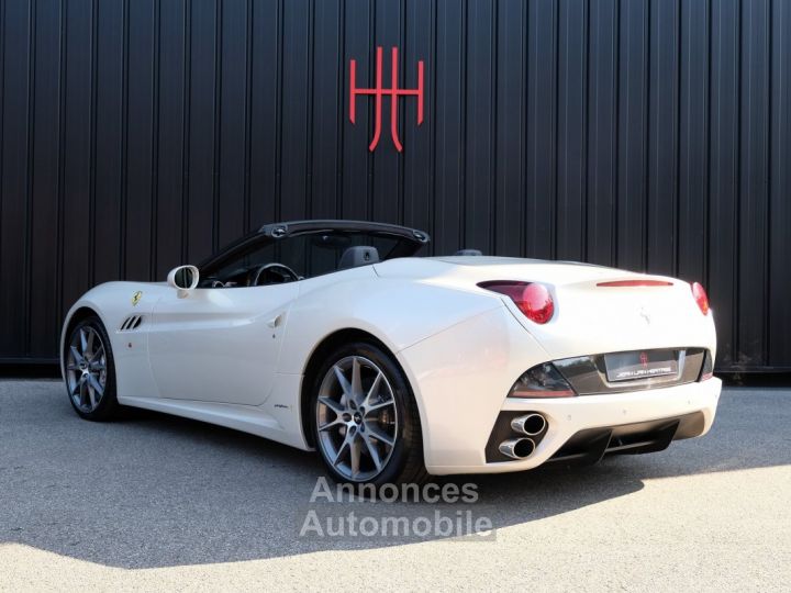 Ferrari California V8 - 12