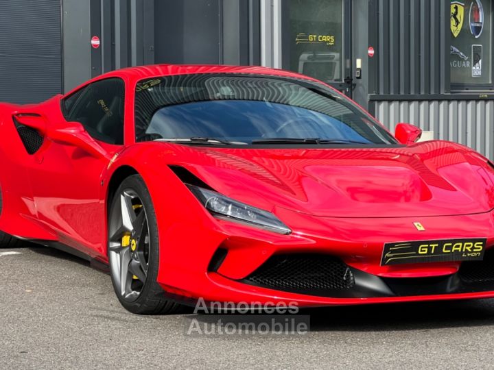 Ferrari F8 Tributo Ferrari F8 Tributo - LOA 1 757,62 euros par mois - Volant LED Carbone - Lift - échappement Sport - Ecran Display passager - 1