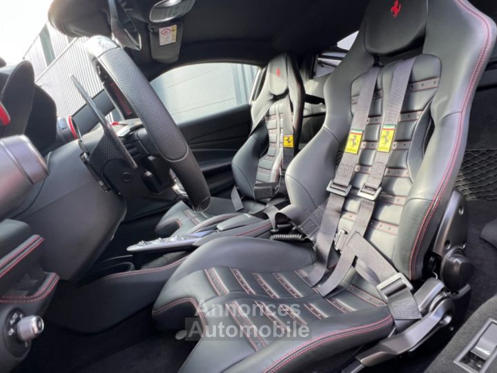 Ferrari F8 Tributo Ferrari F8 Tributo - LOA 1 757,62 euros par mois - Volant LED Carbone - Lift - échappement Sport - Ecran Display passager - 10