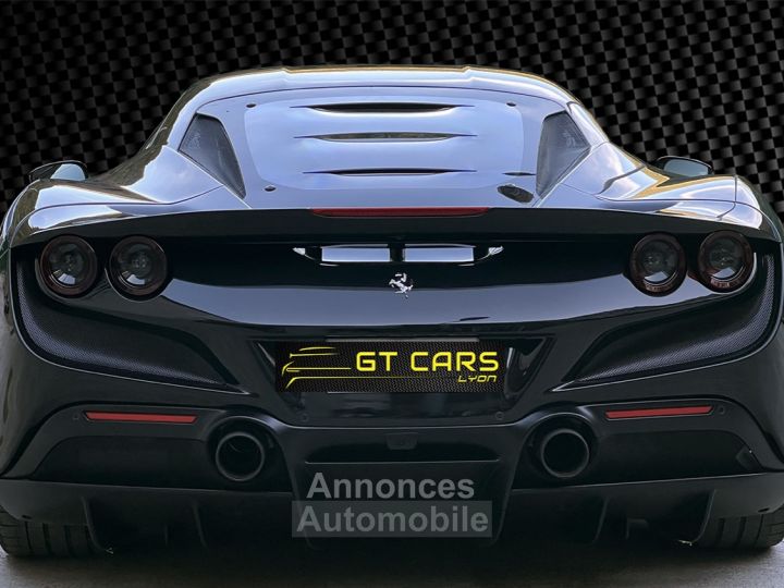 Ferrari F8 Tributo Ferrari F8 Tributo - Pack intérieur et pack moteur carbone - Volant LED Carbone - Lift - échappement sport - 4