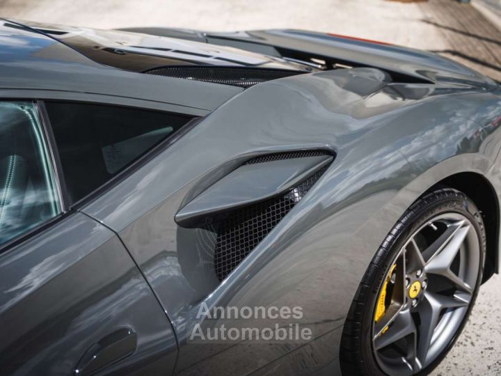 Ferrari F8 Tributo Grigio Scuro JBL Camera Alcantara Warranty - 14