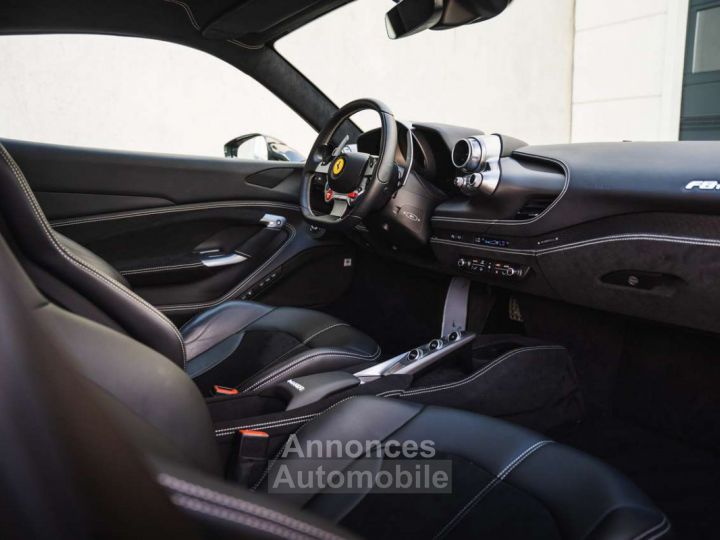 Ferrari F8 Tributo Grigio Scuro JBL Camera Alcantara Warranty - 26