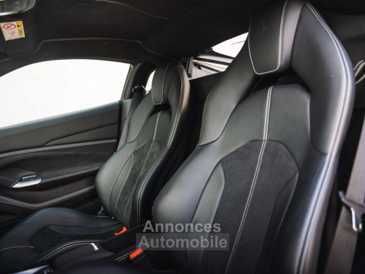 Ferrari F8 Tributo Grigio Scuro JBL Camera Alcantara Warranty - 29