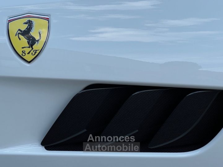 Ferrari GTC4 Lusso FERRARI GTC4 LUSSO V8 T - LOA 930 Euros Par Mois - Origine France - Pack Carbone - Volant LED - Toit Pano - écran Passager - 5