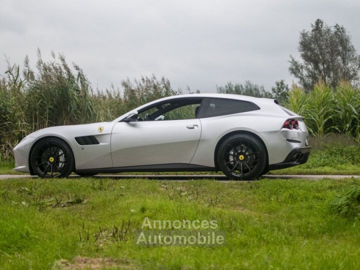 Ferrari GTC4 Lusso T - 3