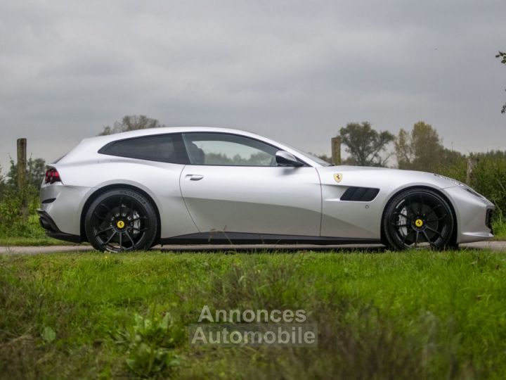 Ferrari GTC4 Lusso T - 10