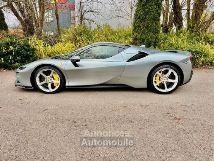 Ferrari SF90 Stradale Spider -1Hand - 7