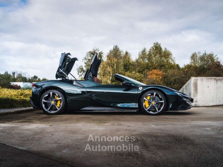 Ferrari SF90 Stradale Spider 1st Owner- Lift Verde Zeltweg Carbon - 8