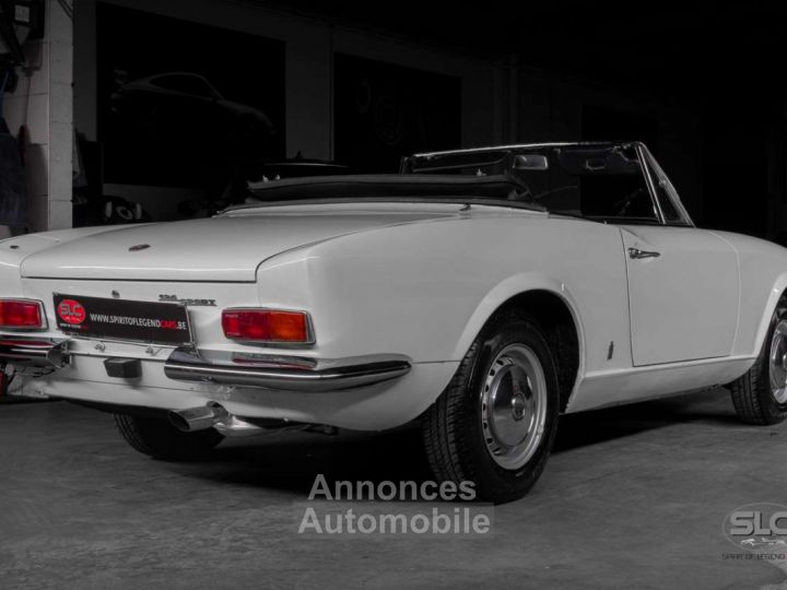 Fiat 124 Spider - 4