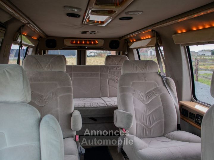 Ford E-150 E 150 4.6 V8 Kampeerwagen - LPG - TREKHAAK - SFEERVERLICHTING - BED - AIRCO - CRUISECONTROL - 4