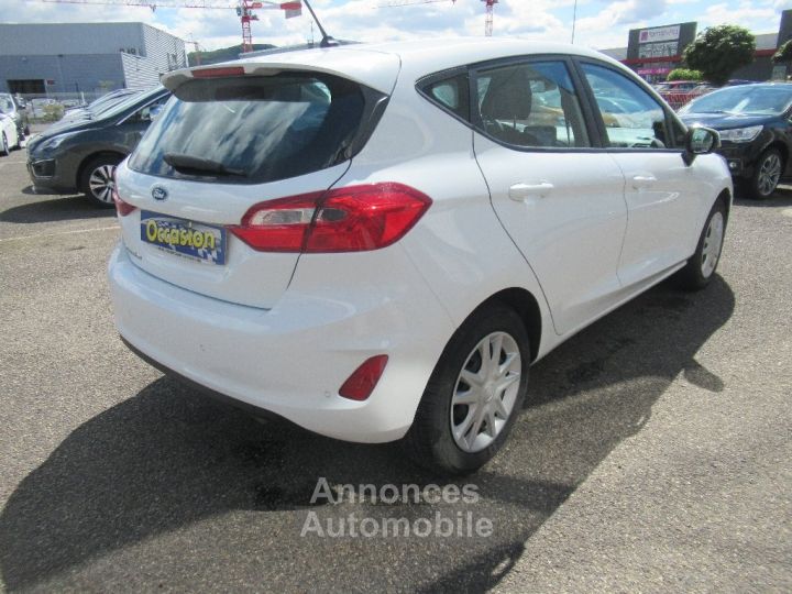 Ford Fiesta 1.1 85 ch BVM5 Business - 4