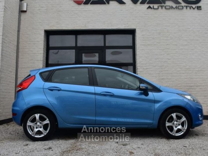 Ford Fiesta Fiësta 1.25i - 18