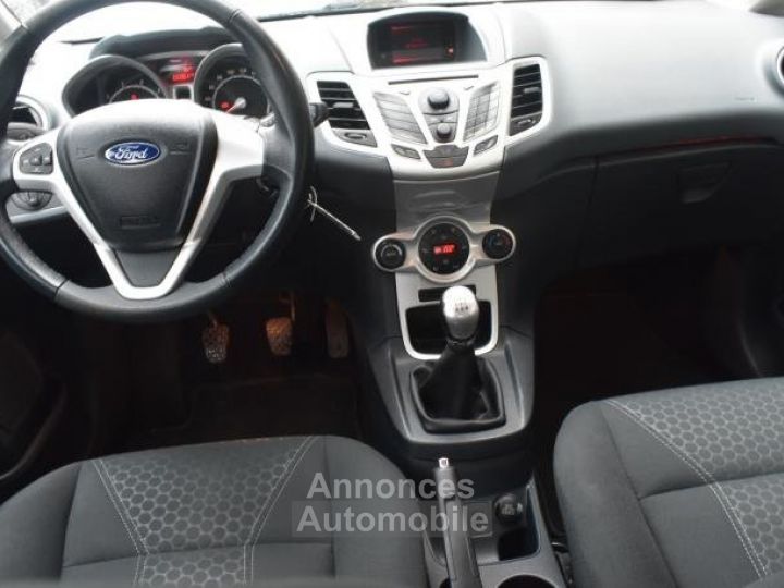 Ford Fiesta Fiësta 1.4i Titanium - 7