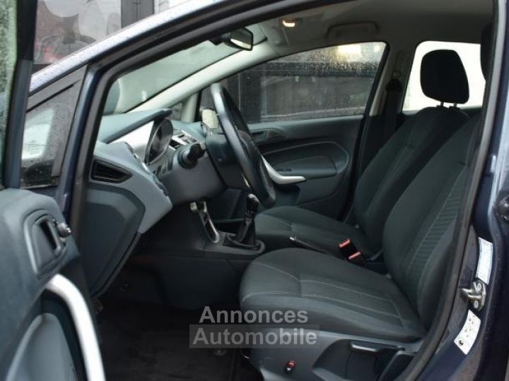 Ford Fiesta Fiësta 1.4i Titanium - 15