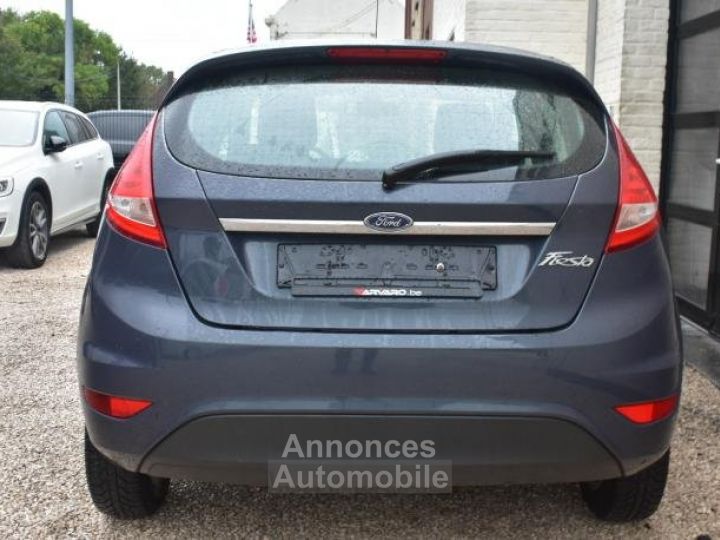 Ford Fiesta Fiësta 1.4i Titanium - 16