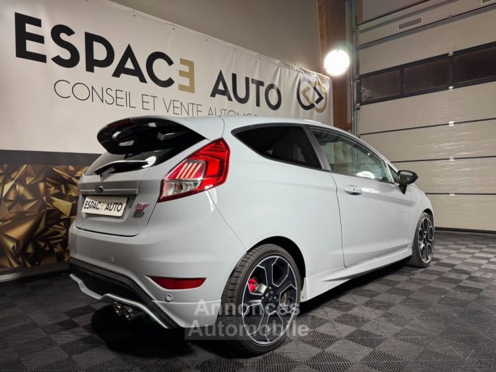 Ford Fiesta ST200 1.6 EcoBoost 200 ST200 - 5