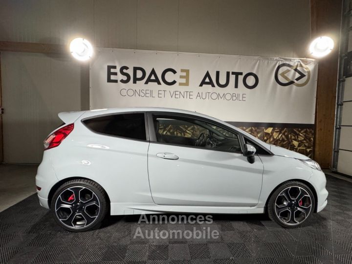 Ford Fiesta ST200 1.6 EcoBoost 200 ST200 - 6