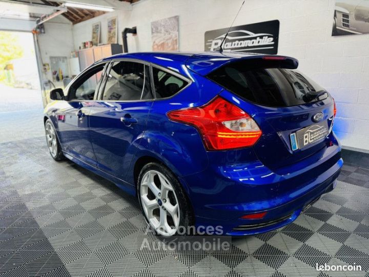 Ford Focus 2.0 ECOBOOST 250CH STOP&START ST - 4