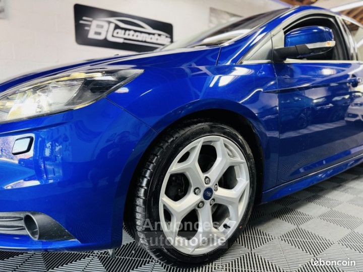 Ford Focus 2.0 ECOBOOST 250CH STOP&START ST - 9