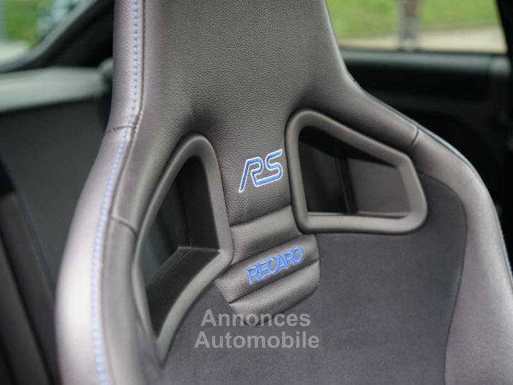 Ford Focus RS MKII 305 Ch - STRICTEMENT D'ORIGINE - EXCELLENT ETAT - Carnet Entretien Complet - Distribution OK 2019 - Révision 11/2024 - 23