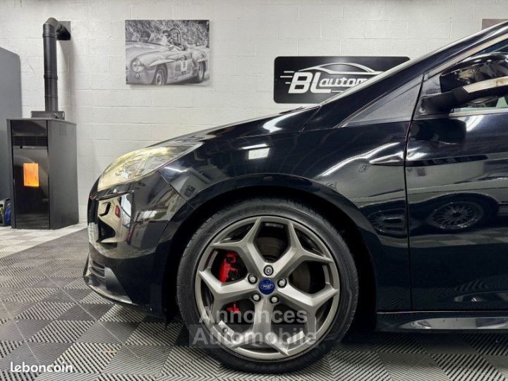 Ford Focus SW 2.0 SCTI 250CH ECOBOOST ST - 14