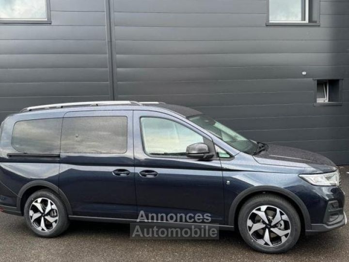 Ford Grand Tourneo Connect 2.0 EcoBlue 122 DSG7 Active - 3