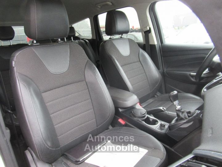 Ford Kuga 2.0 TDCi 115 FAP 4x2 Titanium - 9