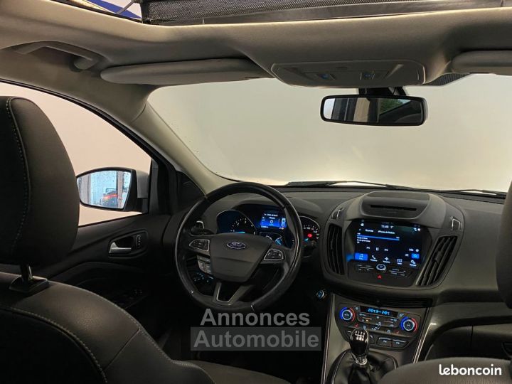 Ford Kuga 2.0 TDCI 150 cv Titanium Business 4X2 Véhicule français - 3