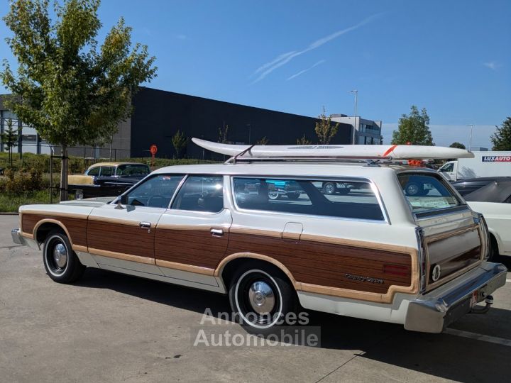 Ford LTD COUNTRY SQUIRE WOODY - 2