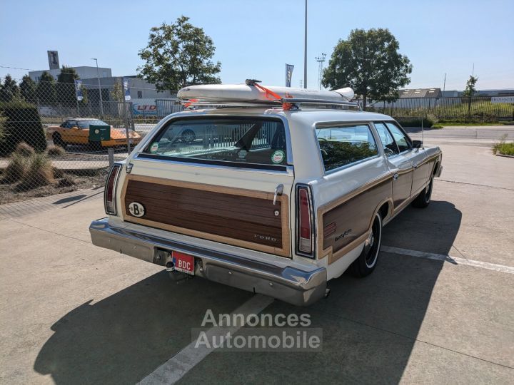 Ford LTD COUNTRY SQUIRE WOODY - 4