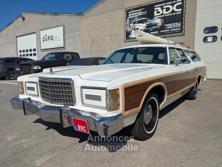 Ford LTD COUNTRY SQUIRE WOODY - 8