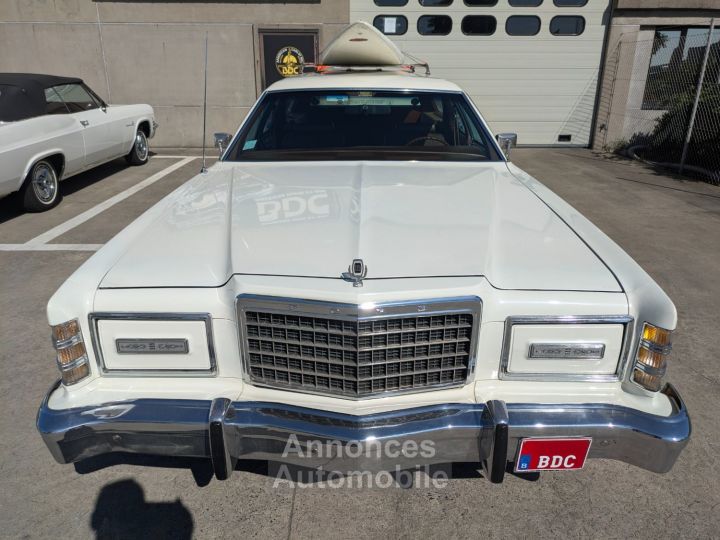 Ford LTD COUNTRY SQUIRE WOODY - 13