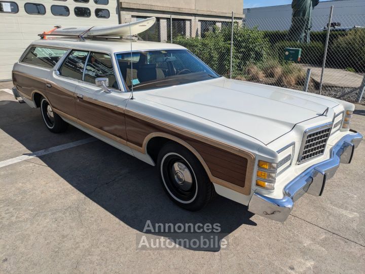 Ford LTD COUNTRY SQUIRE WOODY - 14