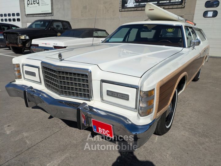 Ford LTD COUNTRY SQUIRE WOODY - 16