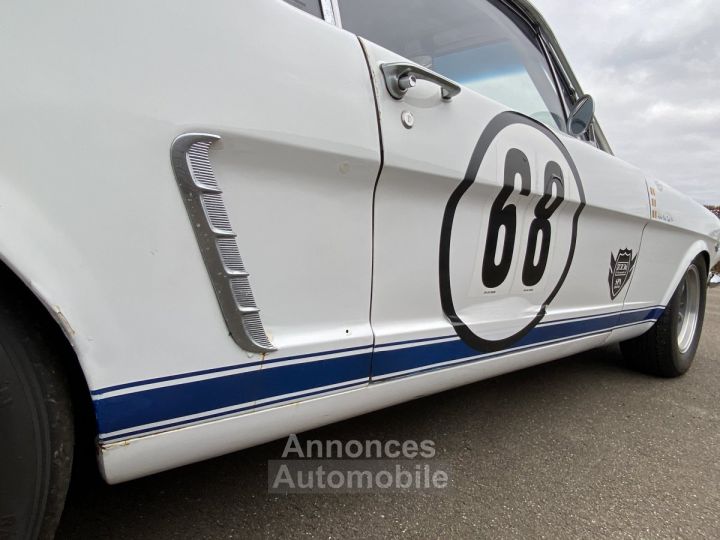 Ford Mustang - Jacky Ickx tribute car - 1965 - 43