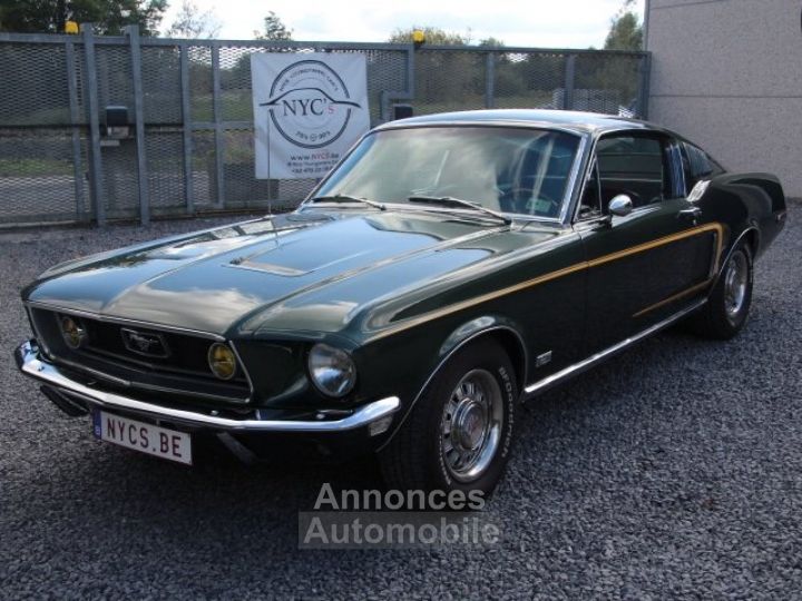 Ford Mustang Fastback - 3