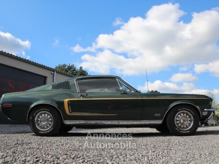 Ford Mustang Fastback - 8