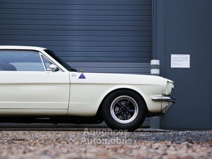 Ford Mustang Group 2 4.7L V8 producing 400 bhp - 6