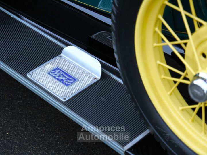 Ford Roadster Modèle A Deluxe - 19