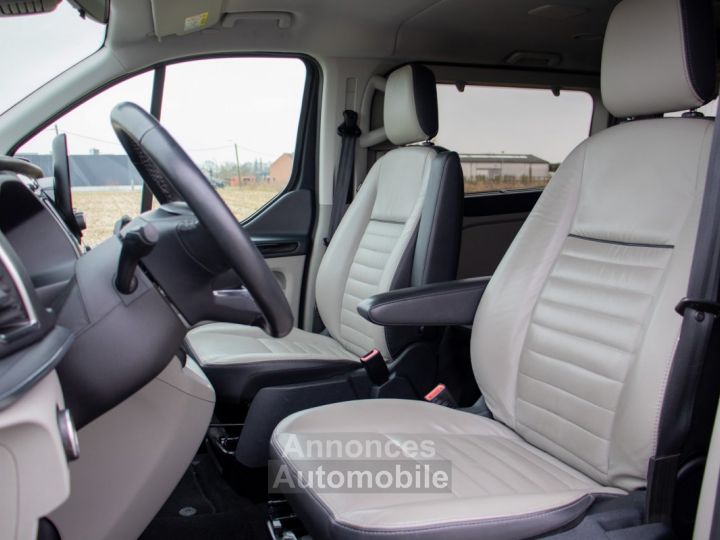 Ford Transit Tourneo Custom 2.0 TDCi 170PK Dubbel cabine 5pl. Automaat EcoBlue Titanium - LICHTE VRACHT - HISTORIEK - DUBBELE SCHUIFDEUR - APPLE CARPLAY - CAMERA - - 17