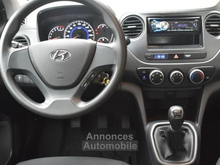 Hyundai i10 1.0i - 10