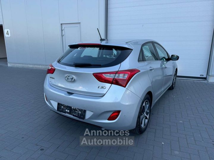 Hyundai i30 1.6 GDi Lounge -- CUIR GPS CAMERA - 6