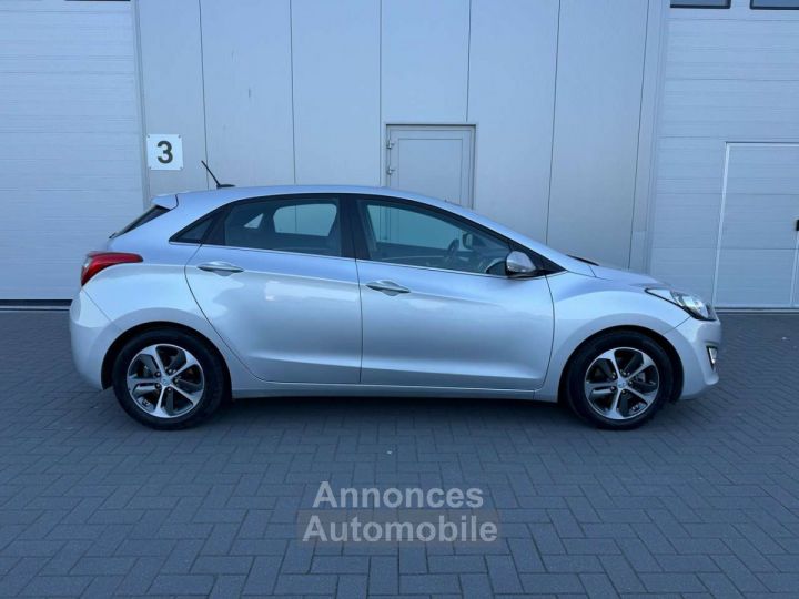 Hyundai i30 1.6 GDi Lounge -- CUIR GPS CAMERA - 7