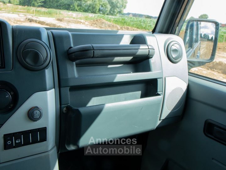 Iveco Massif 3.0 HPT 4X4 - LICHTE VRACHT - LEDER - AIRCO - TREKHAAK - HANDSFREE - 26