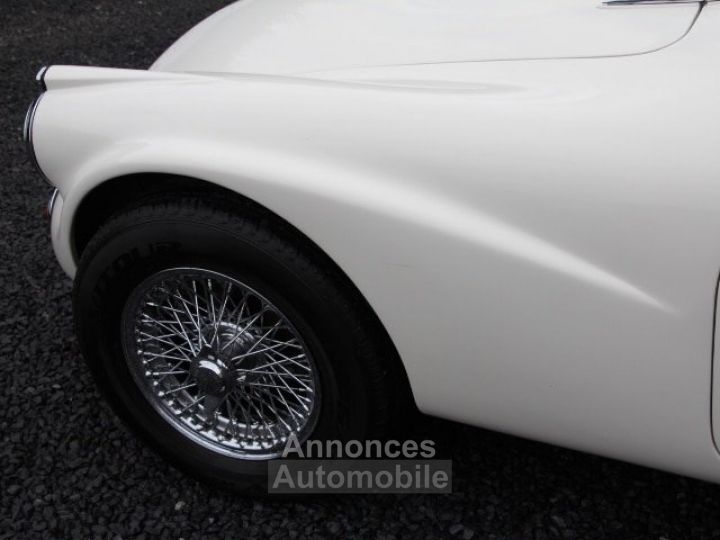 Jaguar Daimler SP 250 - 98