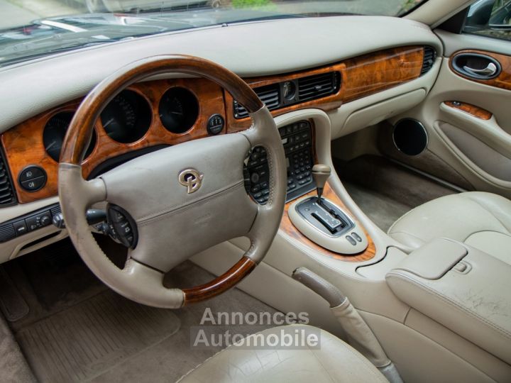 Jaguar Daimler Super V8 Jaguar 4.0 V8 - MEMORY SEATS - ZETELVERWARMING - ONDERHOUDSHISTORIEK - 11
