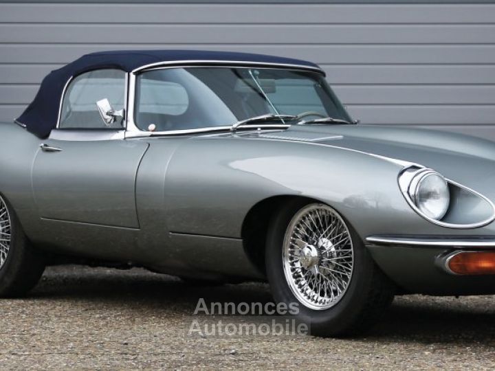 Jaguar E-Type S2 OTS - Matching Numbers 4.2L 6 inline engine producing 245 bhp - 1