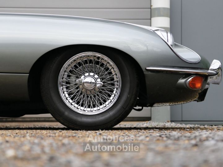 Jaguar E-Type S2 OTS - Matching Numbers 4.2L 6 inline engine producing 245 bhp - 7